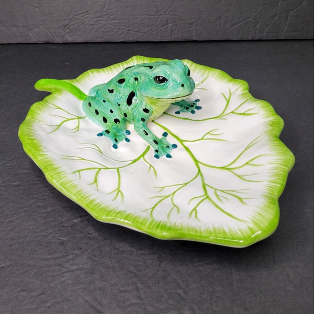Charming Frog on Leaf Dish Vintage J Willfred for Sadek Excellent